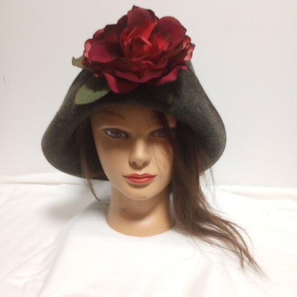 ***SOLD*** Gray Felted Wool Derby Hat with Burgundy Red Silk Flower - Picture 8 of 11
